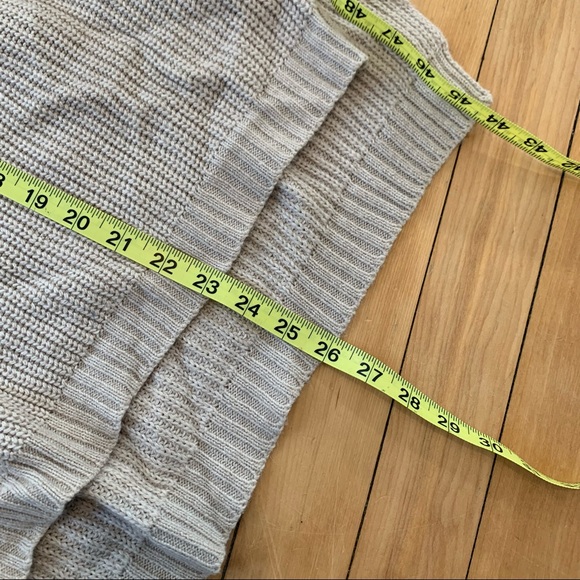 Off the shoulder sweater - Picture 2 of 5